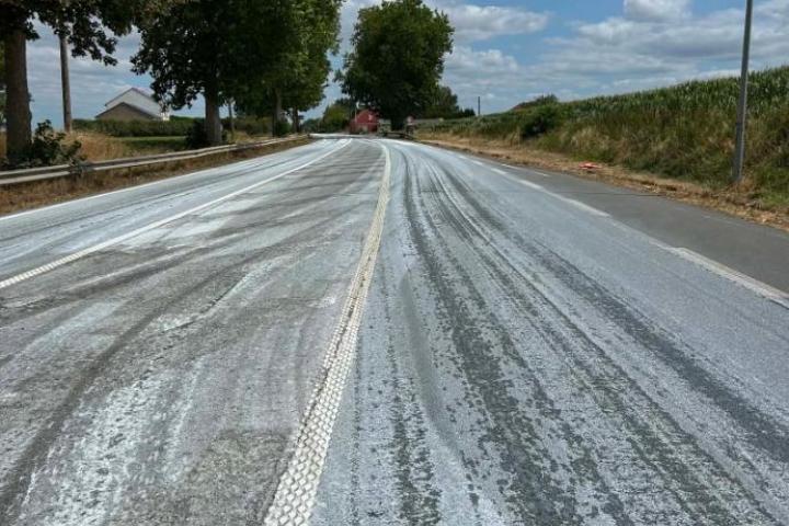 Fortes chaleur - Du lait de chaux sur les routes : une technique innovante miseen place par le Département du Pas-de-Calais